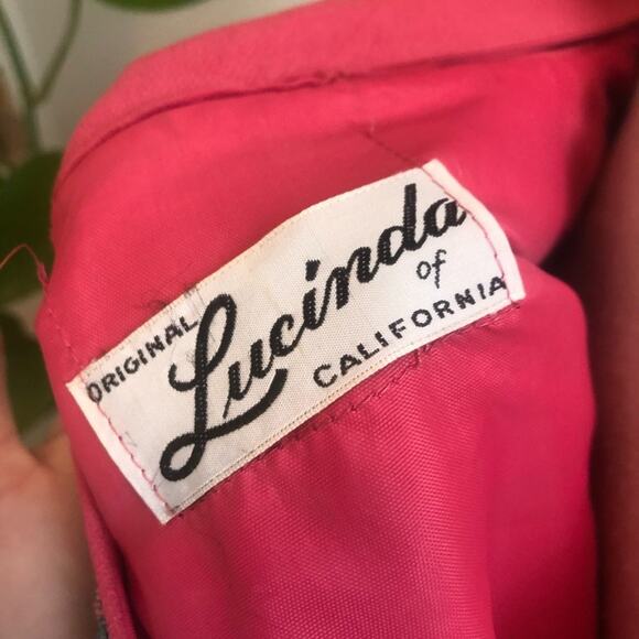 50s-60s Vintage Lucinda of California Iridescent Floral Skirt Suit - Picture 6 of 14